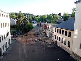 Baustand der neuen Sporthalle im Mai 2022