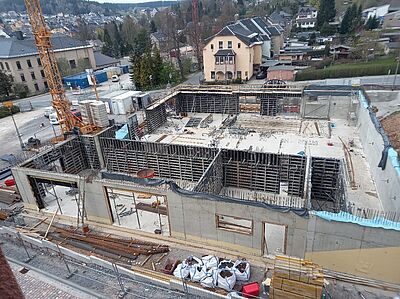 Blick aus dem Gerätewerk auf die Baustelle Oberschule, Mai 2022