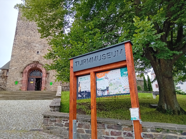 neue Tafel am Turmmuseum